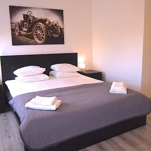 Royal Way Snug - Old Town Варшава